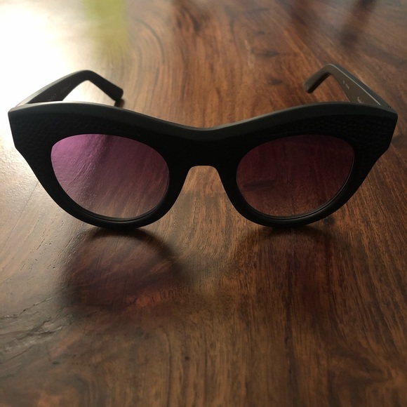 NWOT Equipment sunglasses - Picture 4 of 10